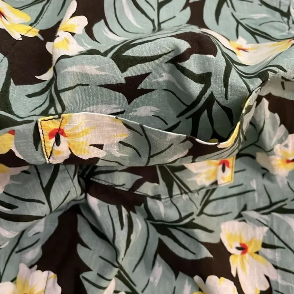 J. Crew Green and Black Hawaiian Floral Casual Button Up Shirt Mens Size Large